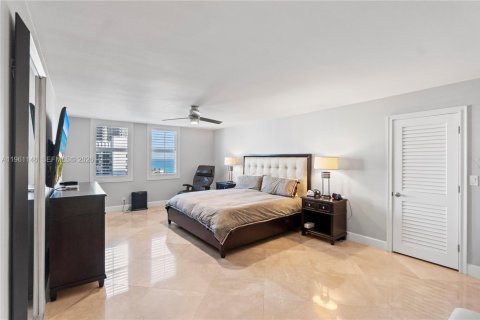 Copropriété à louer à Hallandale Beach, Floride: 2 chambres, 181.62 m2 № 2022018 - photo 22