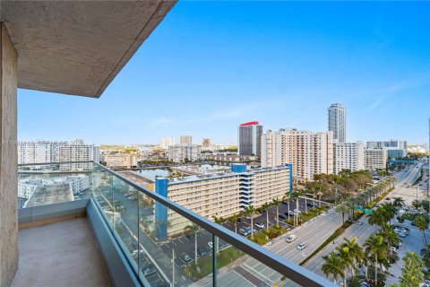 Copropriété à louer à Hallandale Beach, Floride: 2 chambres, 181.62 m2 № 2022018 - photo 30