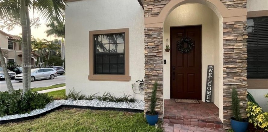 Таунхаус в Хомстед, Флорида 2 спальни, 113.71м2 № 1970239