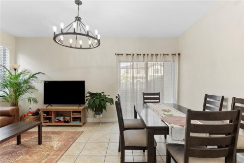 Adosado en venta en Homestead, Florida, 2 dormitorios, 113.71 m2 № 1970239 - foto 12