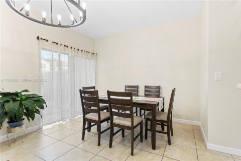 Adosado en venta en Homestead, Florida, 2 dormitorios, 113.71 m2 № 1970239 - foto 13