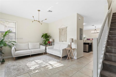 Adosado en venta en Homestead, Florida, 2 dormitorios, 113.71 m2 № 1970239 - foto 5