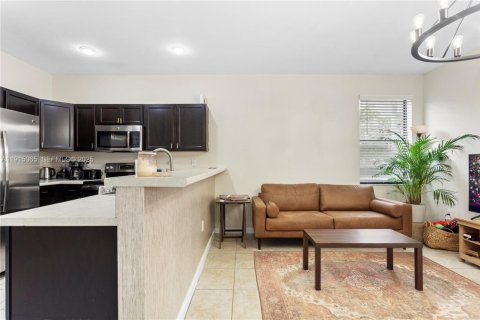 Adosado en venta en Homestead, Florida, 2 dormitorios, 113.71 m2 № 1970239 - foto 10