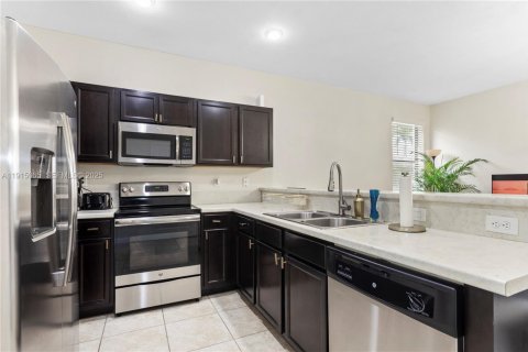 Adosado en venta en Homestead, Florida, 2 dormitorios, 113.71 m2 № 1970239 - foto 9