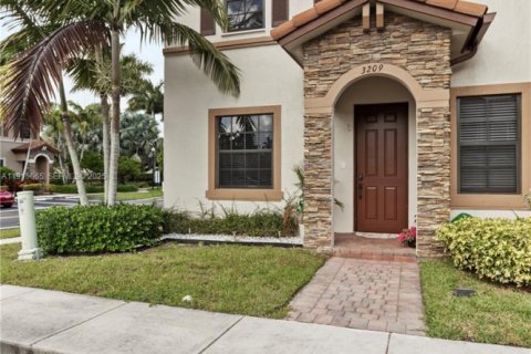 Adosado en venta en Homestead, Florida, 2 dormitorios, 113.71 m2 № 1970239 - foto 3