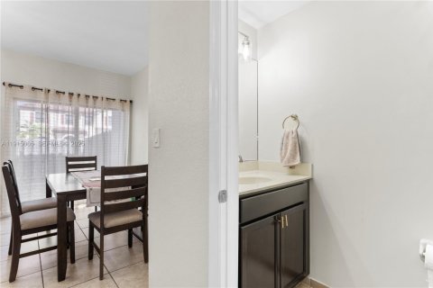 Adosado en venta en Homestead, Florida, 2 dormitorios, 113.71 m2 № 1970239 - foto 14