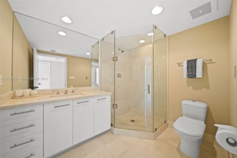 Condo in Miami Beach, Florida, 2 bedrooms  № 1694860 - photo 17
