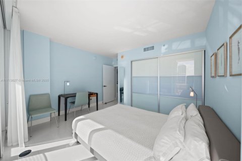 Condo in Miami Beach, Florida, 2 bedrooms  № 1694860 - photo 19