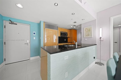 Condo in Miami Beach, Florida, 2 bedrooms  № 1694860 - photo 27
