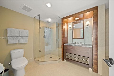 Condo in Miami Beach, Florida, 2 bedrooms  № 1694860 - photo 14