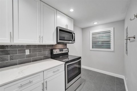 Copropriété à vendre à Davie, Floride: 3 chambres, 117.06 m2 № 2062370 - photo 5