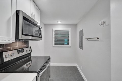 Copropriété à vendre à Davie, Floride: 3 chambres, 117.06 m2 № 2062370 - photo 6