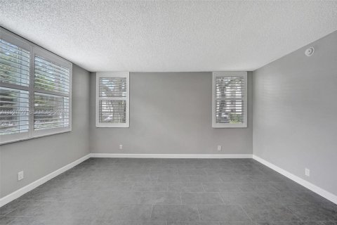 Copropriété à vendre à Davie, Floride: 3 chambres, 117.06 m2 № 2062370 - photo 19