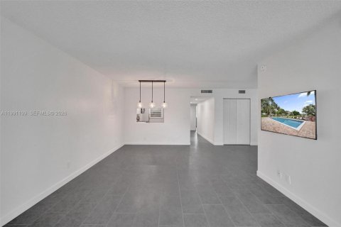 Copropriété à vendre à Davie, Floride: 3 chambres, 117.06 m2 № 2062370 - photo 13