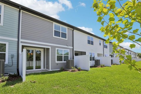 Townhouse in Tampa, Florida 3 bedrooms, 144.65 sq.m. № 1773699 - photo 30