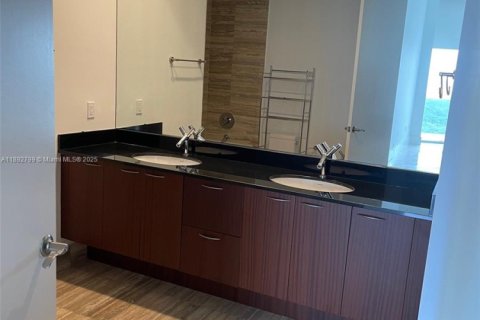 Condominio en venta en Sunny Isles Beach, Florida, 2 dormitorios, 133.31 m2 № 1946431 - foto 7