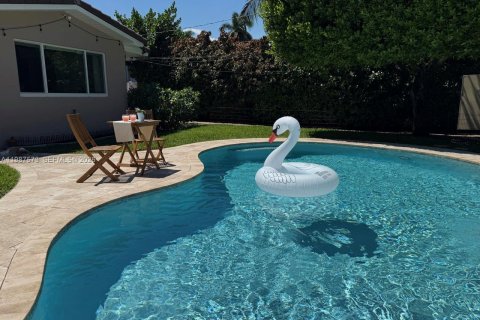 House in Hollywood, Florida 2 bedrooms, 120.4 sq.m. № 2056053 - photo 18