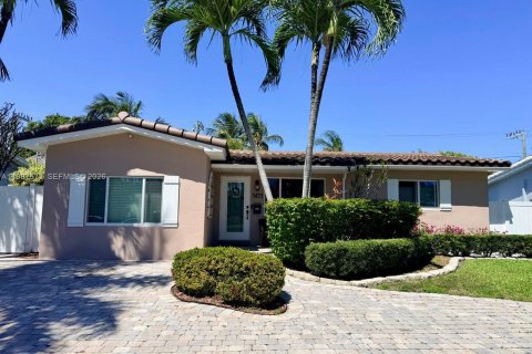 House in Hollywood, Florida 2 bedrooms, 120.4 sq.m. № 2056053 - photo 2