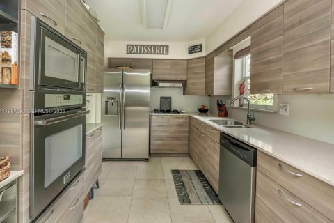 House in Hollywood, Florida 2 bedrooms, 120.4 sq.m. № 2056053 - photo 29