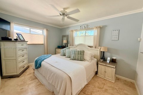 House in Hollywood, Florida 2 bedrooms, 120.4 sq.m. № 2056053 - photo 25