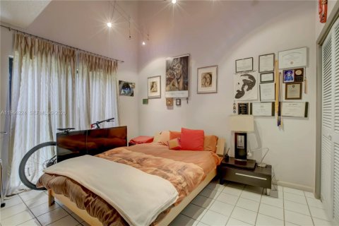 Купить виллу или дом в Халландейл-Бич, Флорида 5 спален, 449.46м2, № 2026242 - фото 12