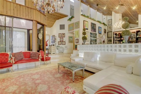 Дом в Халландейл-Бич, Флорида 5 спален, 449.46м2 № 2026242