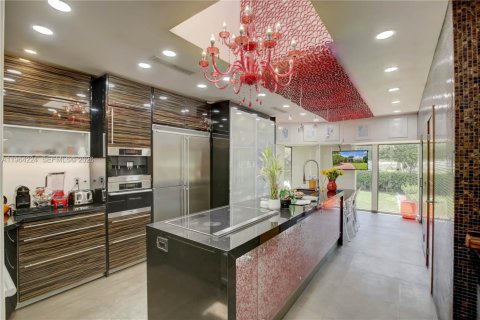 Купить виллу или дом в Халландейл-Бич, Флорида 5 спален, 449.46м2, № 2026242 - фото 4