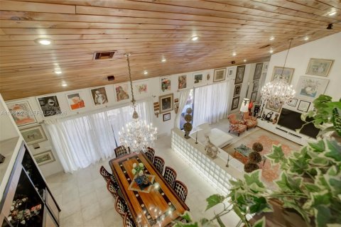 Купить виллу или дом в Халландейл-Бич, Флорида 5 спален, 449.46м2, № 2026242 - фото 2