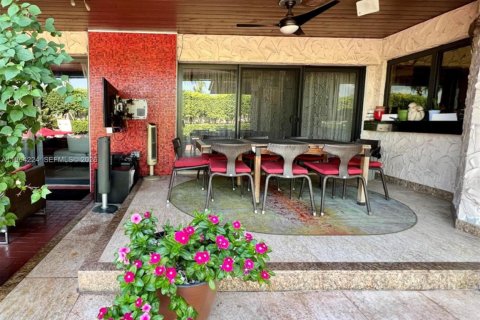 Купить виллу или дом в Халландейл-Бич, Флорида 5 спален, 449.46м2, № 2026242 - фото 15