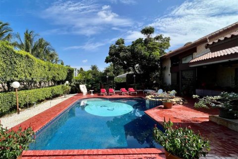 Купить виллу или дом в Халландейл-Бич, Флорида 5 спален, 449.46м2, № 2026242 - фото 6