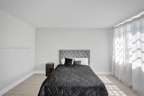 Copropriété à vendre à Miami, Floride: 2 chambres, 122.17 m2 № 2168642 - photo 26