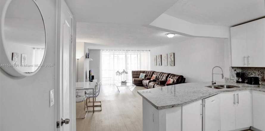 Condo à Miami, Floride, 2 chambres № 2168642