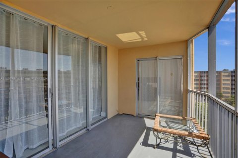 Copropriété à vendre à Miami, Floride: 2 chambres, 122.17 m2 № 2168642 - photo 22
