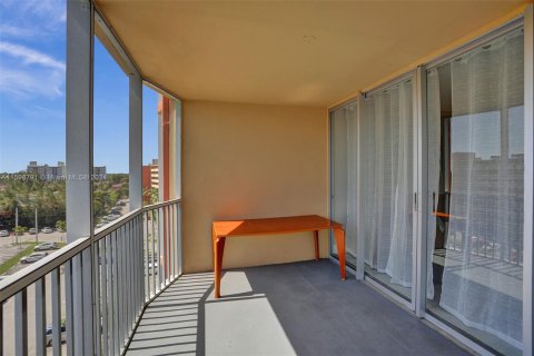 Copropriété à vendre à Miami, Floride: 2 chambres, 122.17 m2 № 2168642 - photo 18