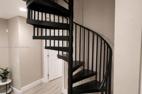 Casa en alquiler en Oakland Park, Florida, 3 dormitorios, 166.02 m2 № 2084991 - foto 9