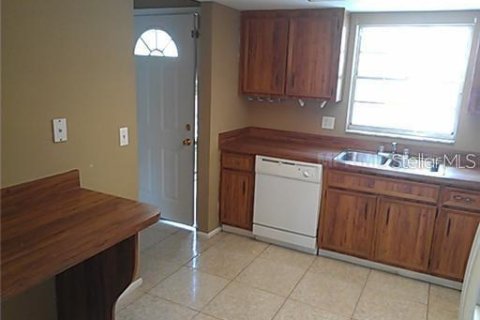 Townhouse in Orlando, Florida 3 bedrooms, 106.74 sq.m. № 2279805 - photo 3