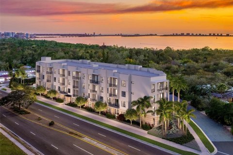 Condo in Sarasota, Florida, 2 bedrooms  № 1870229 - photo 17