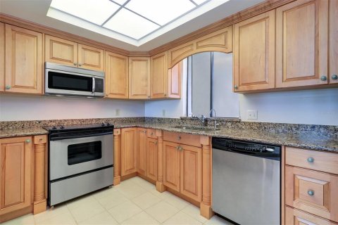 Condo in Belleair, Florida, 2 bedrooms  № 1517981 - photo 15