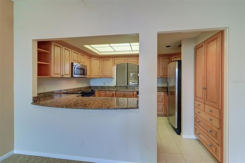 Condo in Belleair, Florida, 2 bedrooms  № 1517981 - photo 13