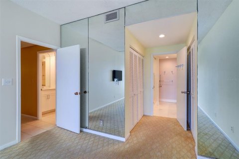 Condo in Belleair, Florida, 2 bedrooms  № 1517981 - photo 20