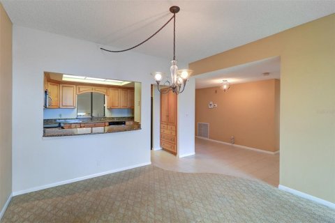 Condo in Belleair, Florida, 2 bedrooms  № 1517981 - photo 12