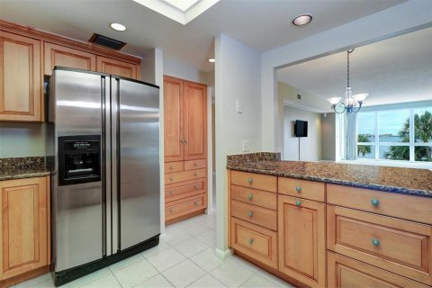 Condo in Belleair, Florida, 2 bedrooms  № 1517981 - photo 17