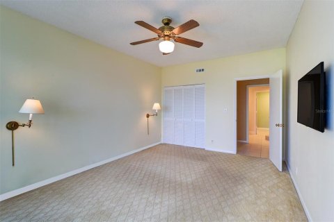 Condo in Belleair, Florida, 2 bedrooms  № 1517981 - photo 23