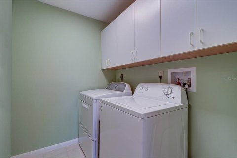 Condo in Belleair, Florida, 2 bedrooms  № 1517981 - photo 26