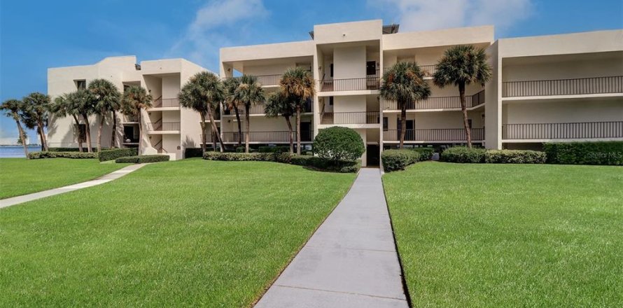 Condo in Belleair, Florida, 2 bedrooms № 1517981