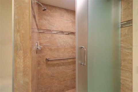 Condo in Belleair, Florida, 2 bedrooms  № 1517981 - photo 25