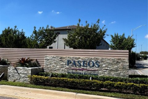 Villa ou maison à louer à Miami, Floride: 3 chambres, 122.63 m2 № 1972225 - photo 13