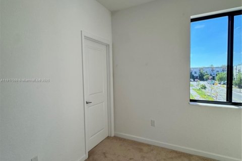 Villa ou maison à louer à Miami, Floride: 3 chambres, 122.63 m2 № 1972225 - photo 8