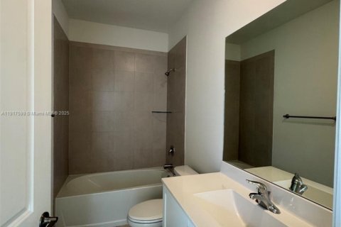 Villa ou maison à louer à Miami, Floride: 3 chambres, 122.63 m2 № 1972225 - photo 7