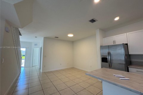 Villa ou maison à louer à Miami, Floride: 3 chambres, 122.63 m2 № 1972225 - photo 5